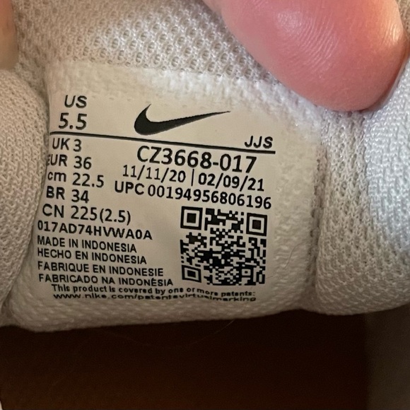 Nike Women's/big girls Sneakers with Leopard Detail, size 5.5 - Picture 8 of 8